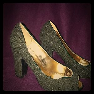 Green tweed chunky heel